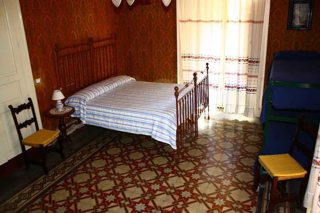 B&B Sotto I Pini Zafferana Etnea Bilik gambar